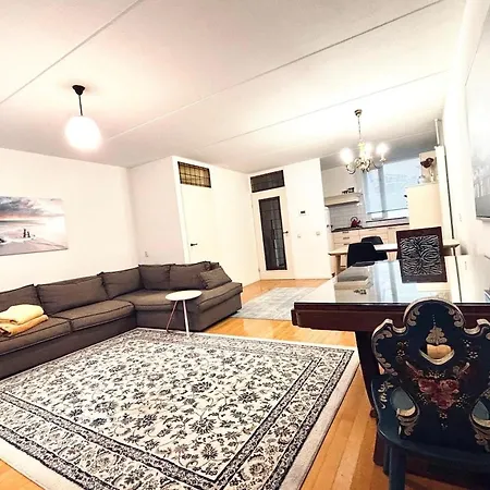 Apartmán Entire Home, 3 Bedrooms Garden Strijp Within Ring