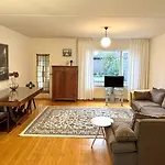 Entire Home, 3 Bedrooms Garden Strijp Within Ring *