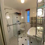 Апартаменты Entire Home, 3 Bedrooms Garden Strijp Within Ring *