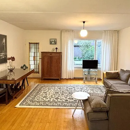 Entire Home, 3 Bedrooms Garden Strijp Within Ring *