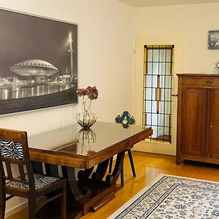 Entire Home, 3 Bedrooms Garden Strijp Within Ring 아파트 에인트호번