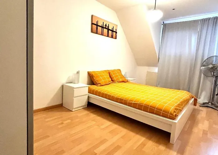 Entire Home, 3 Bedrooms Garden Strijp Within Ring Αϊντχόφεν