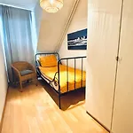 Apartman Entire Home, 3 Bedrooms Garden Strijp Within Ring Eindhove